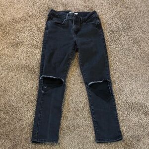 Women’s Ripped Black Levi’s Jeans